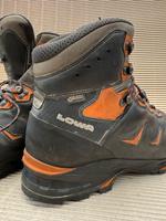 Lowa Wanderschuhe Gr. 46 weit Hessen - Mühltal  Vorschau