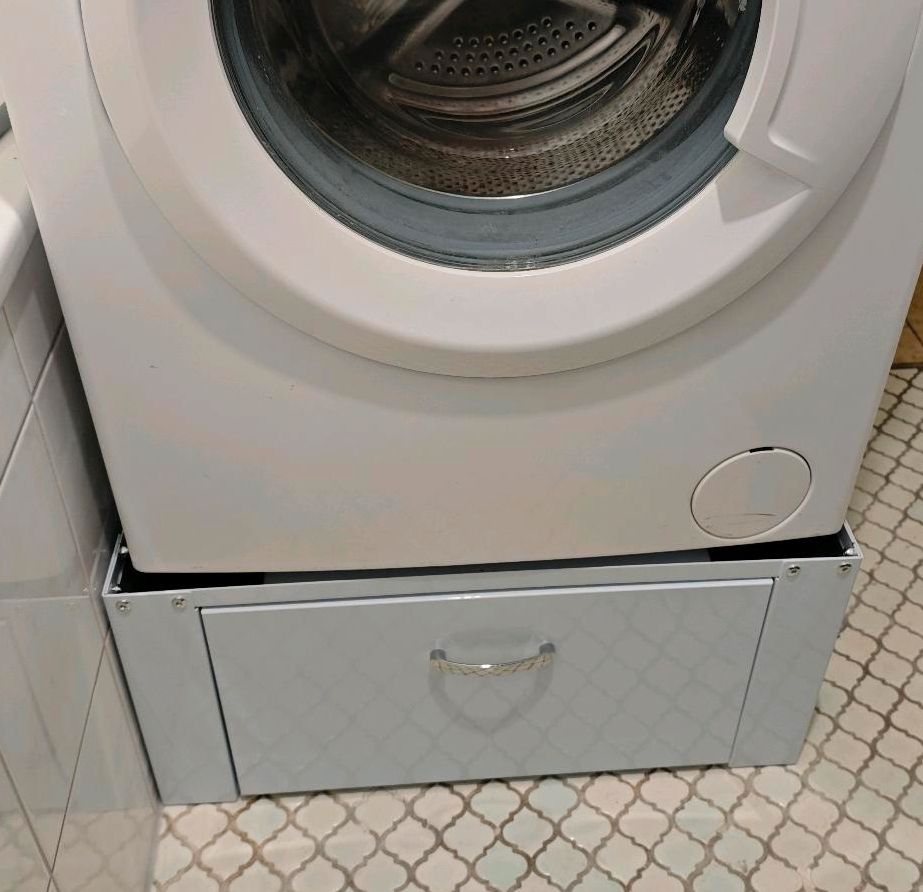 Waschmaschinenerhöhung  mit Schublade in Düsseldorf