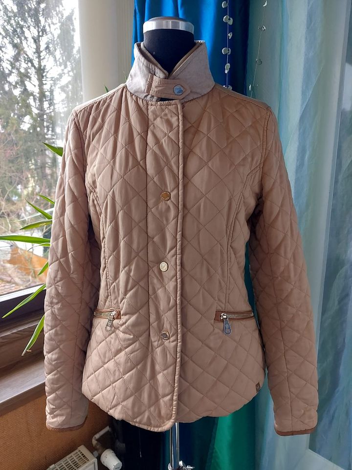 Steppjacke Damen von "Massimo Dutti" in Karlsruhe