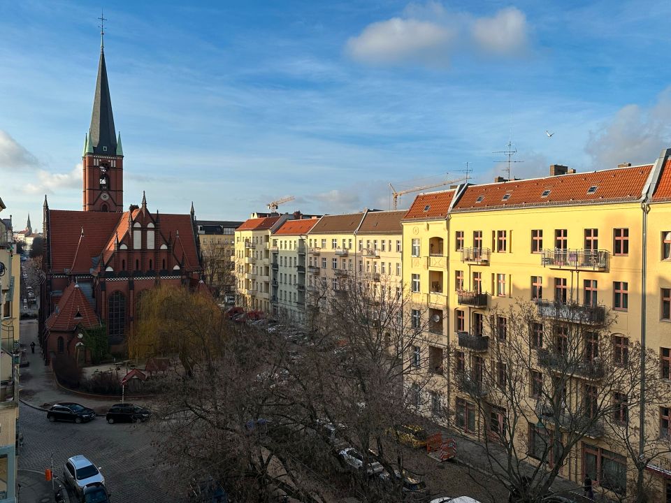 Genießen Sie den Samariterkiez Flair auf der Dachterrasse in Berlin Friedrichshain! in Berlin