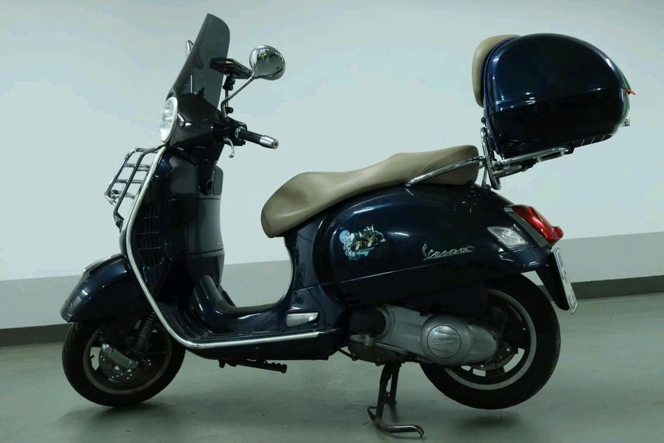 Vespa gts 300 i.e in Karlsdorf-Neuthard