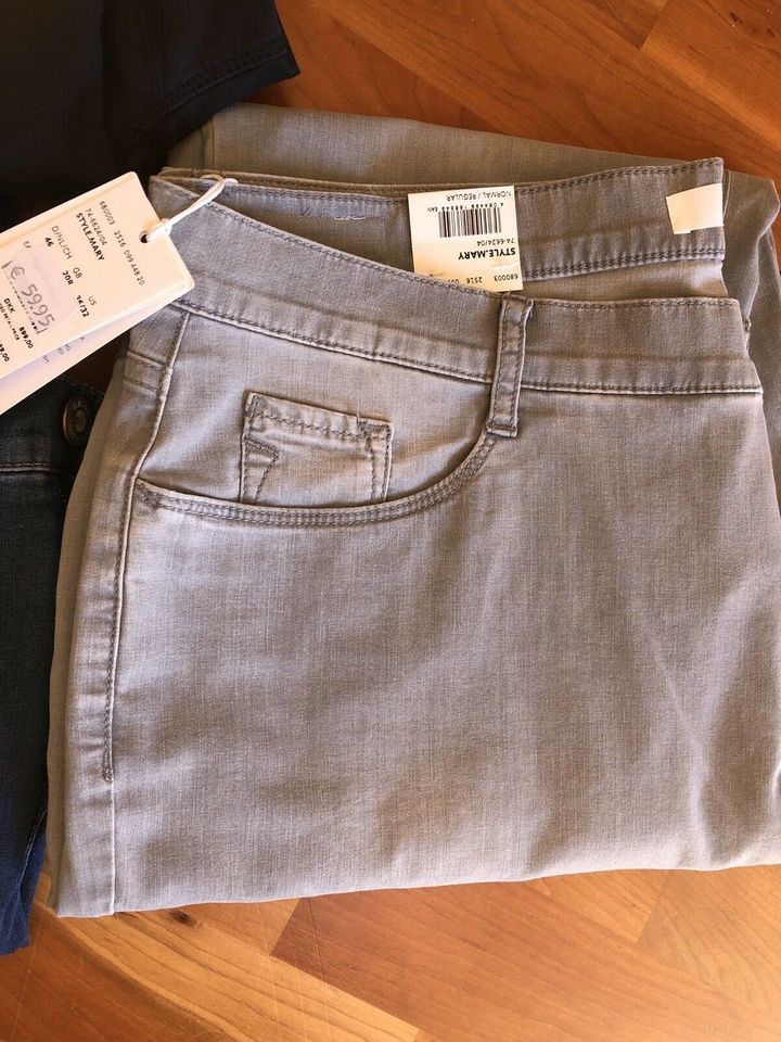 Schleswig-Holstein Bargteheide Kleinanzeigen - Brax Mary ist Jeans dunkelblau, Style jetzt in Kleinanzeigen | jeansblau, grau eBay 46 neu