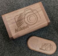 Nikon USB Stick in Holz Schatulle Must-have für Nikon-Liebhaber Nordfriesland - Tönning Vorschau