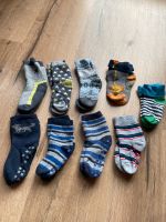 Anti- Rutschsocken Stoppersocken dicke Socken Strümpfe Gr. 23-26 Hessen - Niestetal Vorschau