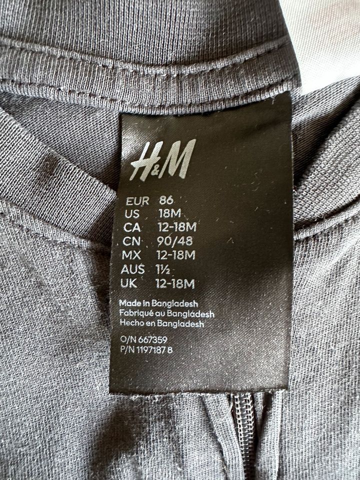 H&M 2x Schlafanzüge Gr.86 mit Reißverschluss in Glinde