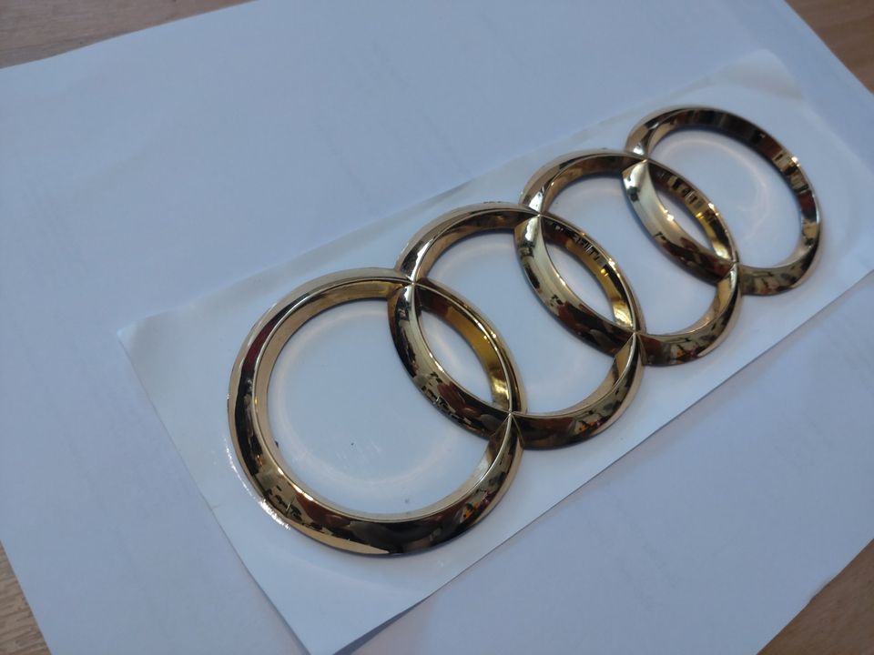AUDI Ringe in Wunschfarbe vorne/hinten rot weiß gold blau usw.