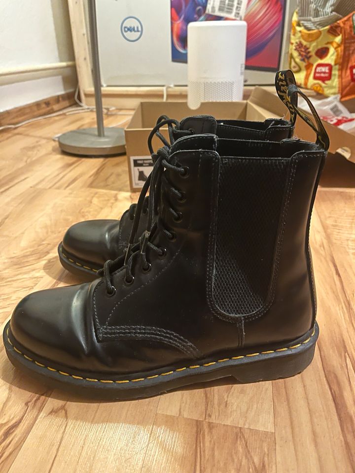 Dr Martens 1460 Harper Black mit OVP in Berlin