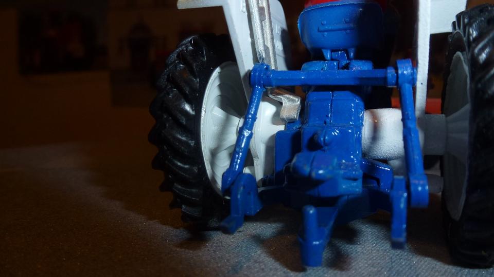 Britains Siku 1:32 Ford 5000 Sä Maschine Erdbohrer Scraper in Baiersdorf