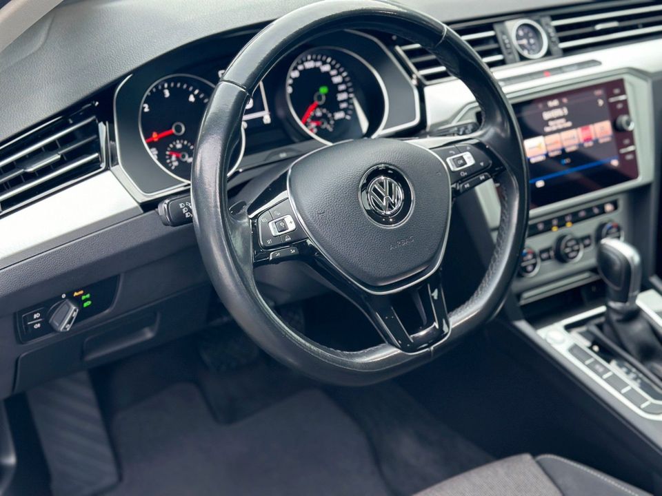 Volkswagen VW Passat Var. Comfortl 1,6 TDI DSG LED Navi ACC in Mainhausen