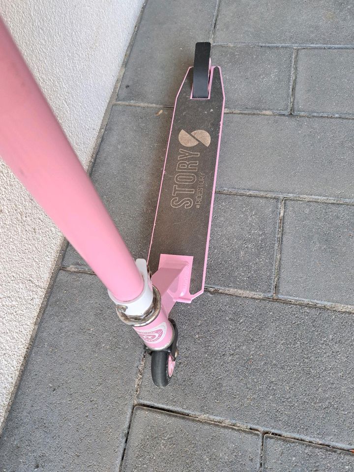 Story Shredder Stunt Scooter pink in Gütersloh