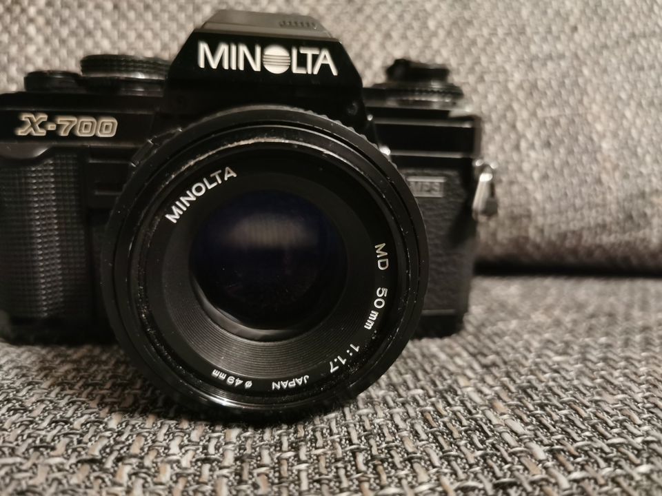 Minolta X-700 MPS + 50mm / 1.7 Objektiv - Analog SLR Kamera in Mietingen