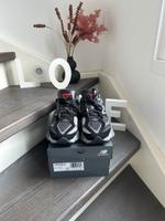 New Balance 9060 schwarz Gr. 40,5 unisex Niedersachsen - Bad Gandersheim Vorschau