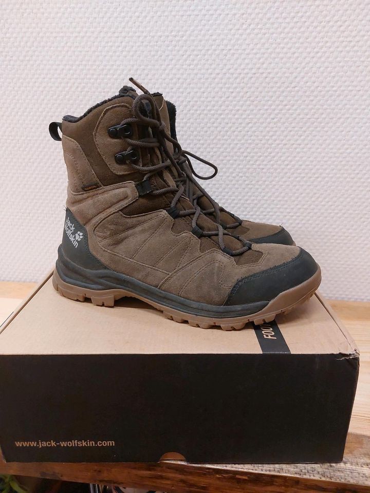 Jack Wolfskin Trekking Schuhe 42 in St. Kilian