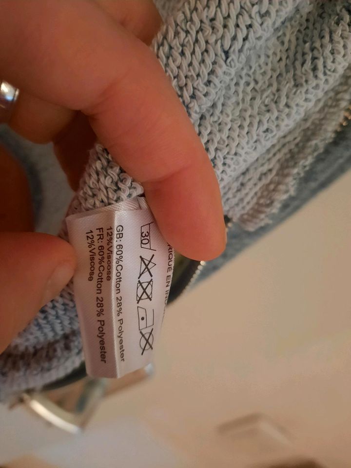 Bench Sweatjacke Cardigan grün meliert Größe S (38/M) in Bocholt