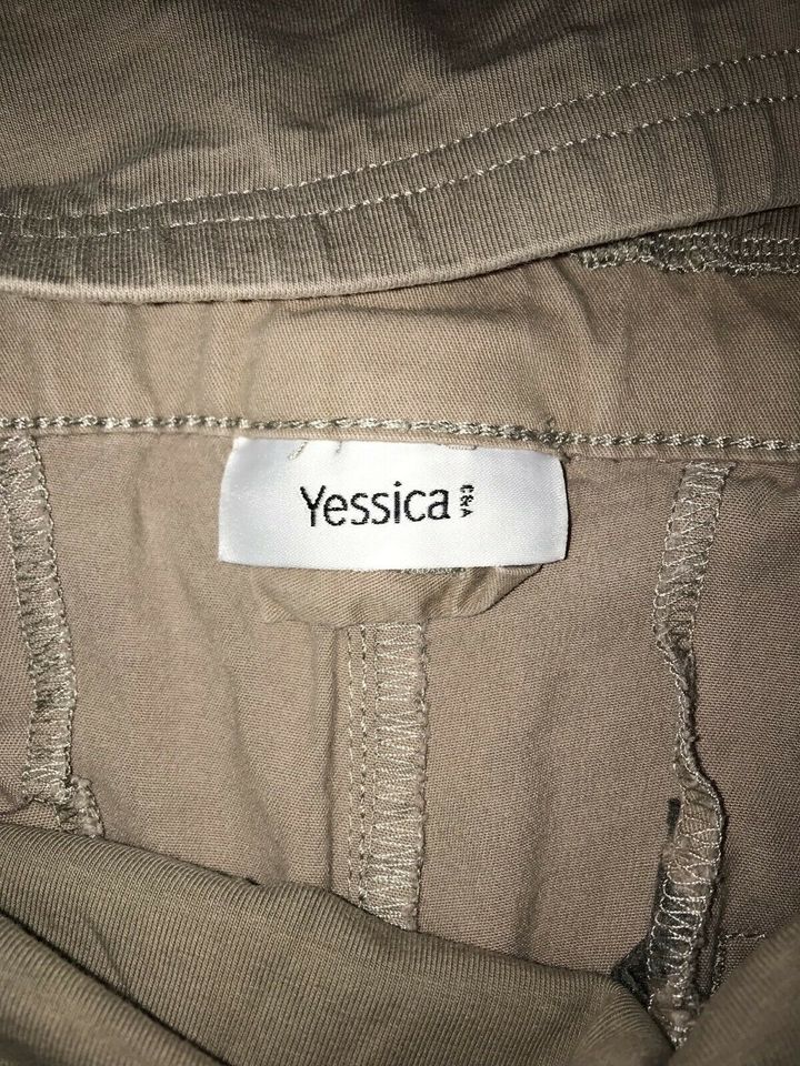 Umstandschinohose, Yessica/C&A, M, beige in Nürnberg (Mittelfr)