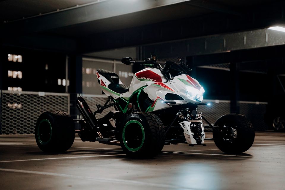 HyperQuad Exeet Blackbull H2 / 200PS / Motorrad Kawasaki ZH2 in Euskirchen