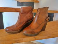 Belstaff Damen Stiefeletten Gr.37 braun Leder Damenstiefel Sachsen - Falkenstein/Vogtland Vorschau