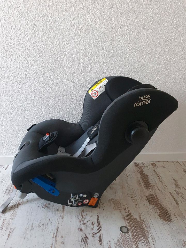 Britax Römer Max-way plus Reborder Kindersitz in Schiffdorf