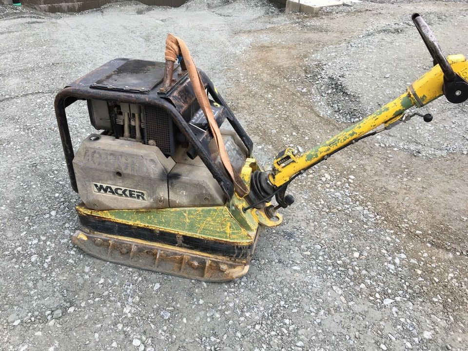 M-V-H Baumaschinen mieten Minibagger-Radlader-Rüttelplatte in Steinach b. Straubing