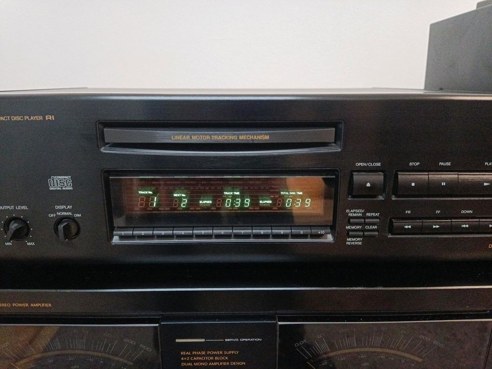 Onkyo Integra CD Player DX-6870 inkl. Fernbedienung in Iserlohn