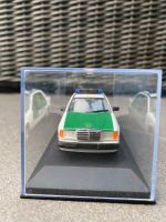 Modell Minichamps Mercedes 250 D, Polizei in 1:43 Niedersachsen - Wilhelmshaven Vorschau