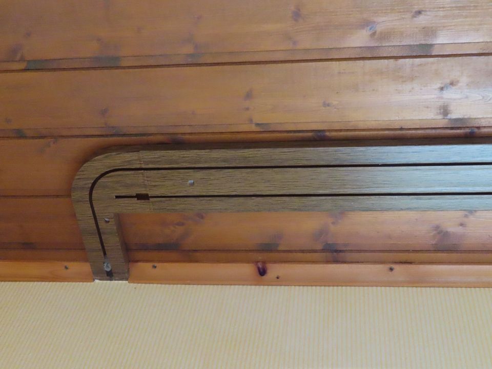 Vorhangschiene doppelläufig in dunklem Holzdekor mit Rundbögen in Rotenburg