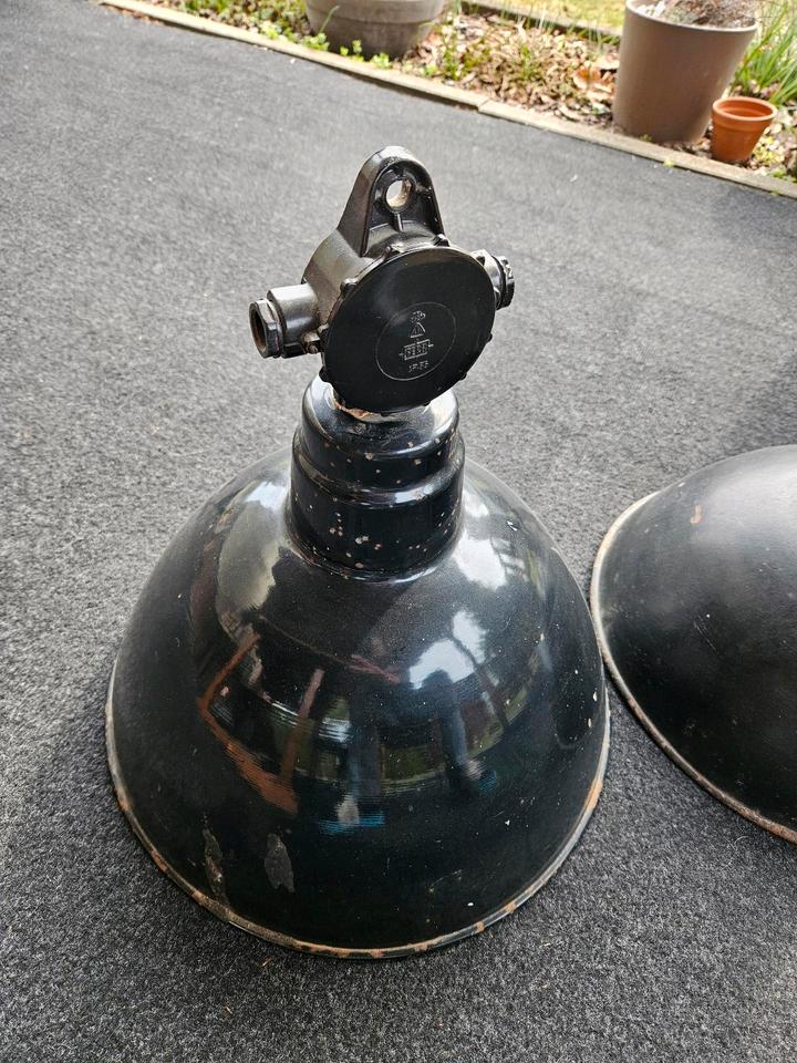 Industriestyle, Loft,Emaille,Alte Lampe,DDR,VEB,Lampenschirm in Erkner