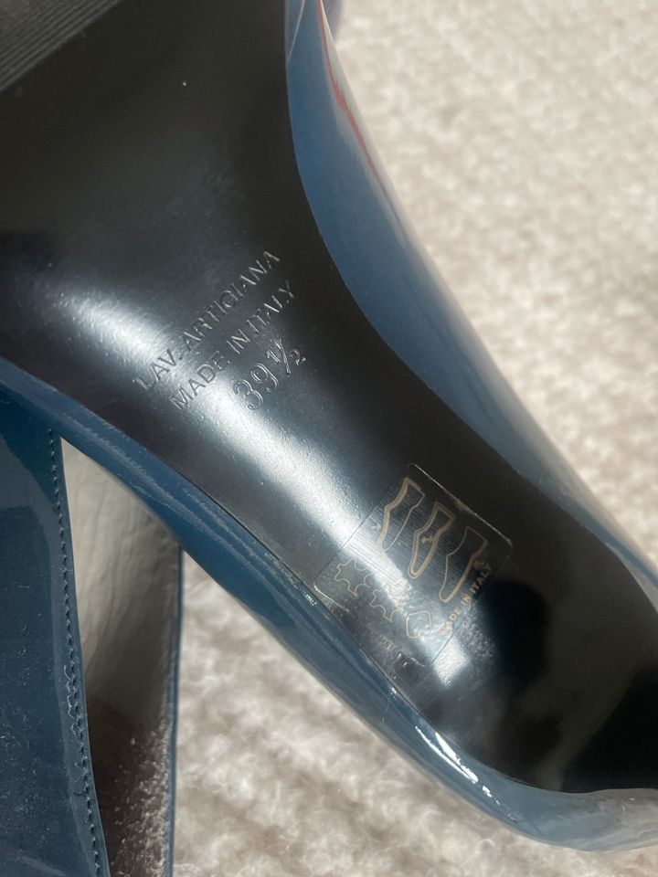 Maripe High Heels Pumps blau Lack Gr. 39 1/2 in Essen