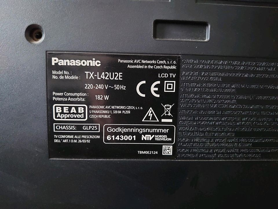 Panasonic LCD TV, 42 Zoll Fernseher in Burladingen