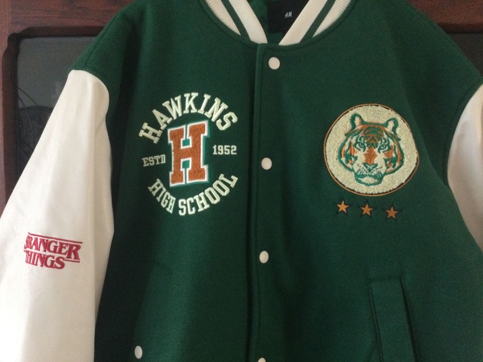 Baseball Jacke Hawikins High School XL in Norderstedt