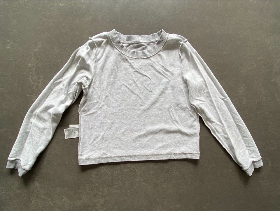 H&M Basic Langarmshirt Shirt Kurzpulli 146 / 152 grau in Buesum