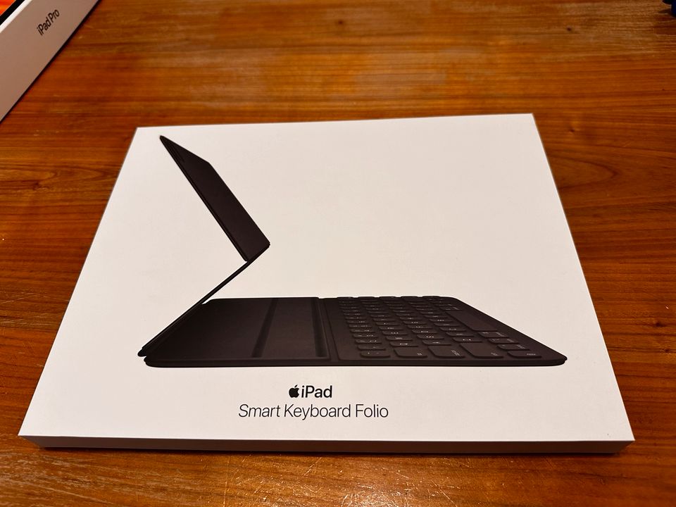 Apple iPad Smart Keyboard Folio 12.9 3 4 5 Generation in Pegnitz