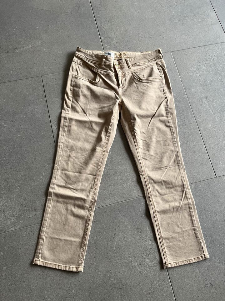 Jeans Hose Damen Gr.28 beige in Nittendorf 