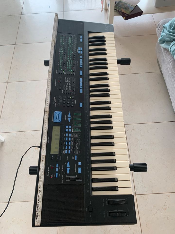Synthesizer Keyboard Technics AX7 mit Ständer in Motten