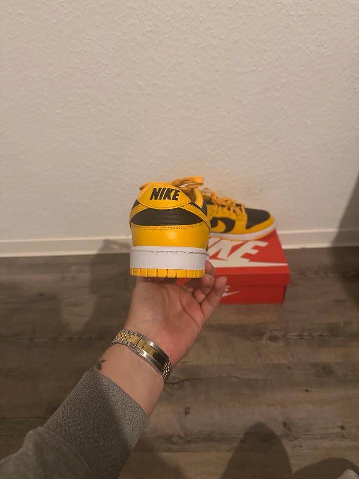 Nike Dunk Low Retro (DD1391) US12 championship goldenrow in Berlin