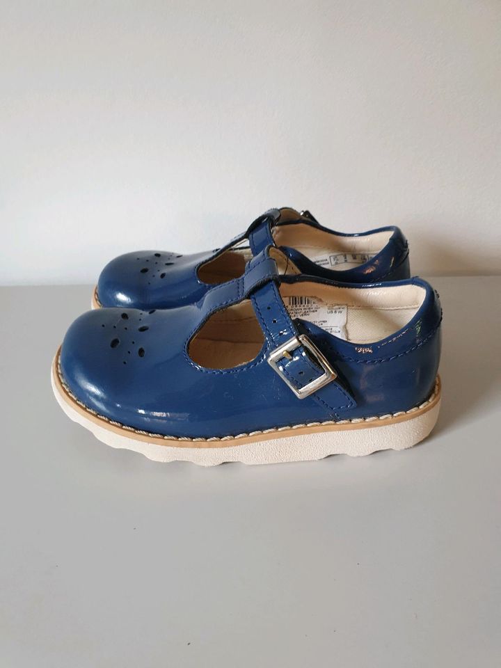 NP45€ Gr25W Clarks Riemchenschuhe SpangenschuheBallerinas T-Steg in Hildesheim