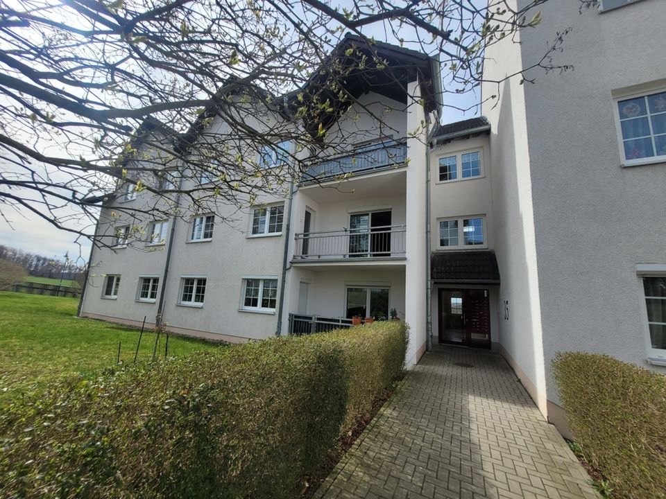 3-Zimmer-Wohnung mit Balkon, PKW-Stellplatz und Dusche in Bernsbach zu verkaufen! in Bernsbach 