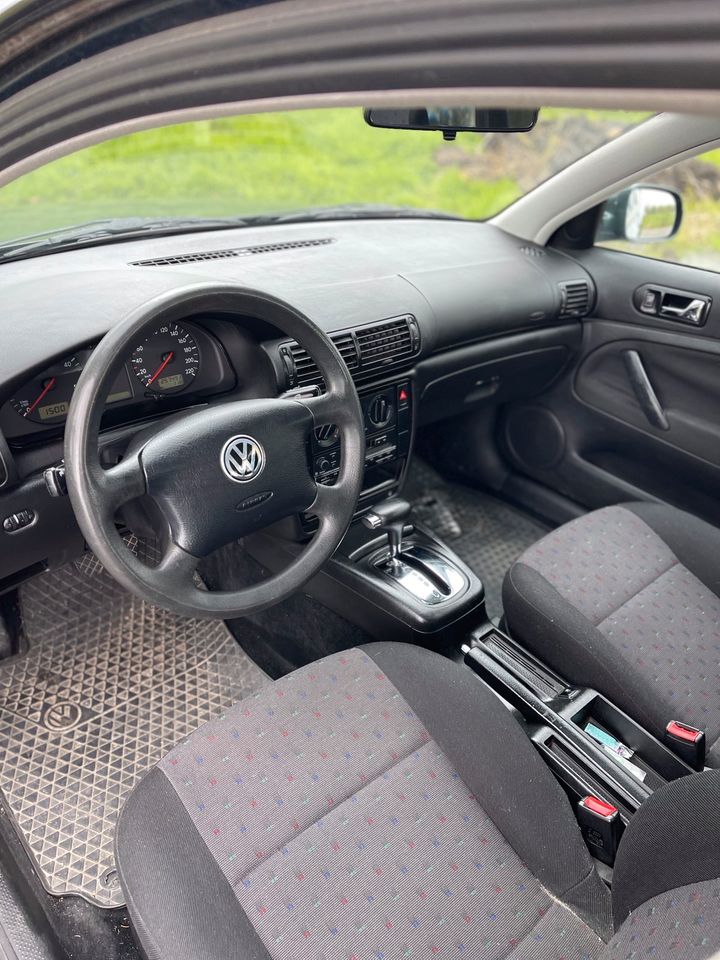 VW Passat Kombi 3B Automatik 1,9 TDI TÜV 02/25 in Esens