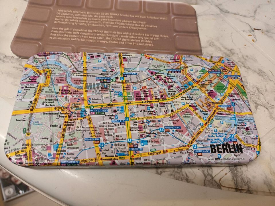 Berlin Blechdose für Schokolade in Bockenheim an der Weinstraße