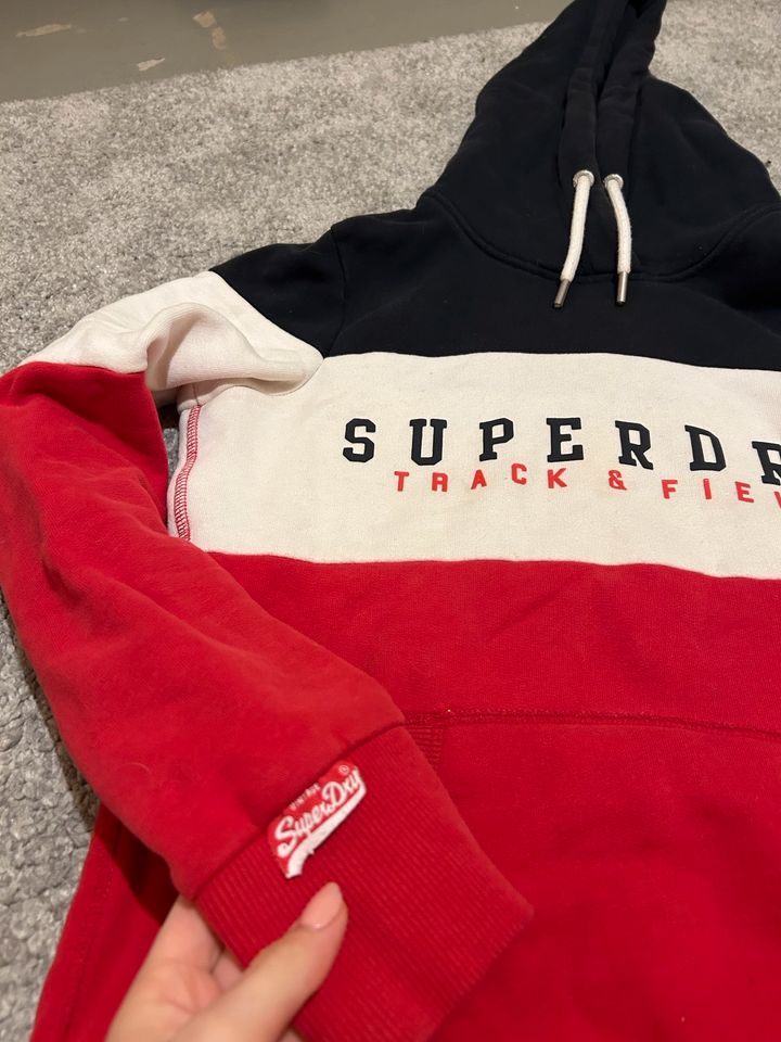 Superdry Pullover in Wiesbaden