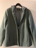 Leichte Jacke kurzer Mantel mit Kapuze von Only Größe M Baden-Württemberg - Erbach Vorschau