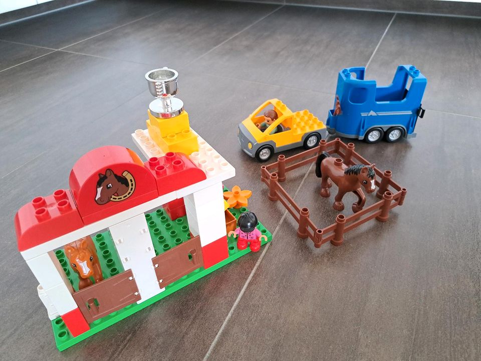 Lego Duplo 5648 Pferdestall Pfeedeanhänger in Emsdetten