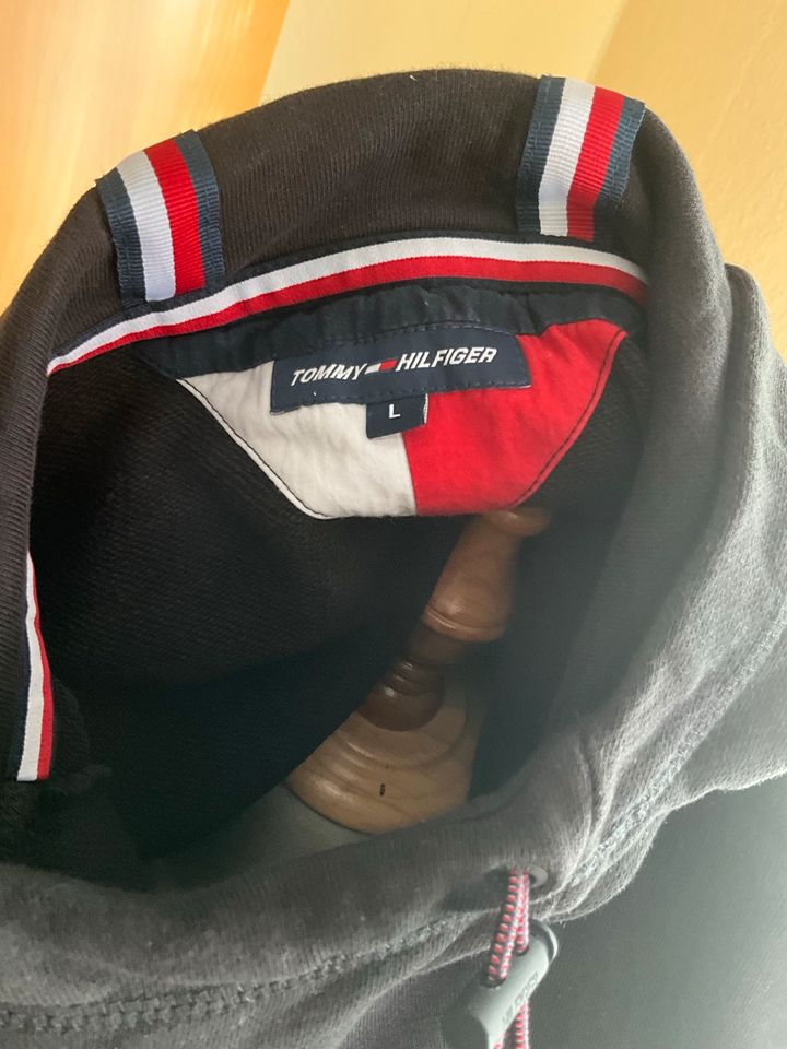Tommy Hilfiger Pullover Hoodie L in Ronshausen