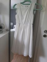 Mädchen Festkleid Weiß mit Bolere von Manguun Größe 140 Niedersachsen - Göttingen Vorschau