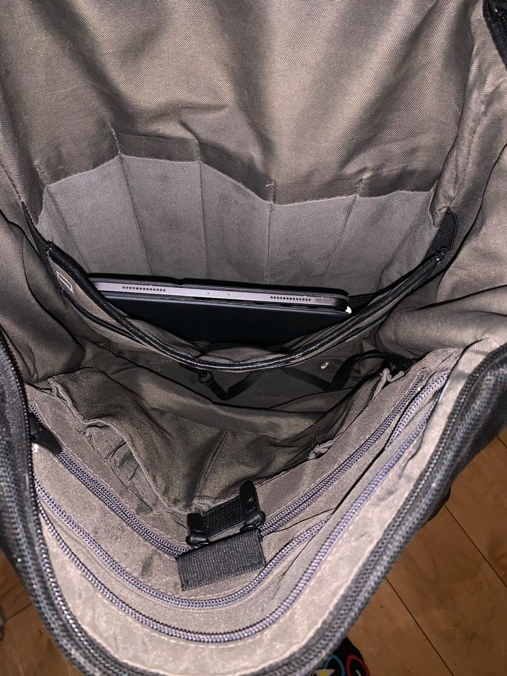JOST Leder Rucksack schwarz Laptop Tablet Rücken gepolstert TOP in Oldenburg