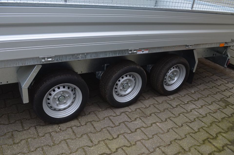 PKW Anhänger NEU 3500 Kg 3 Seitenkipper Tridem 410x210x95 Humbaur in Bielefeld