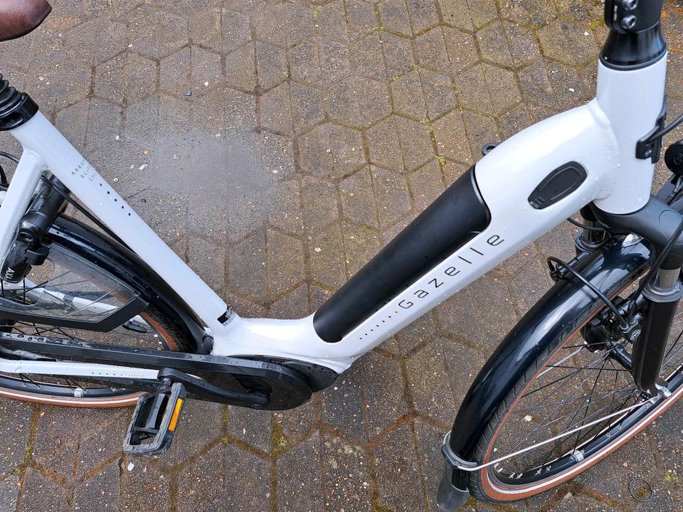 E Bike 28Zoll Damen GAZELLE Arroyo C7 + 2022..860km .NP 3400€ in Langwedel