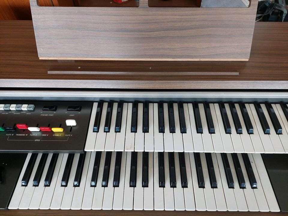 Yamaha Electone Model B-5BR elektronische Orgel in Waldsassen