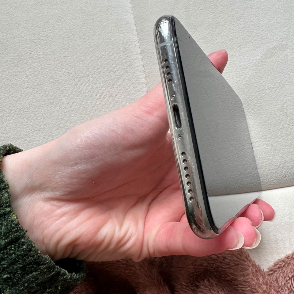 iPhone 11 Pro Max, 512 GB, Display beschädigt in Hagen