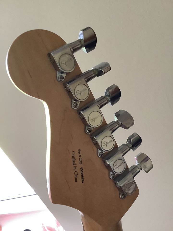 Fender Squier Stratocaster - Weiß in Erftstadt